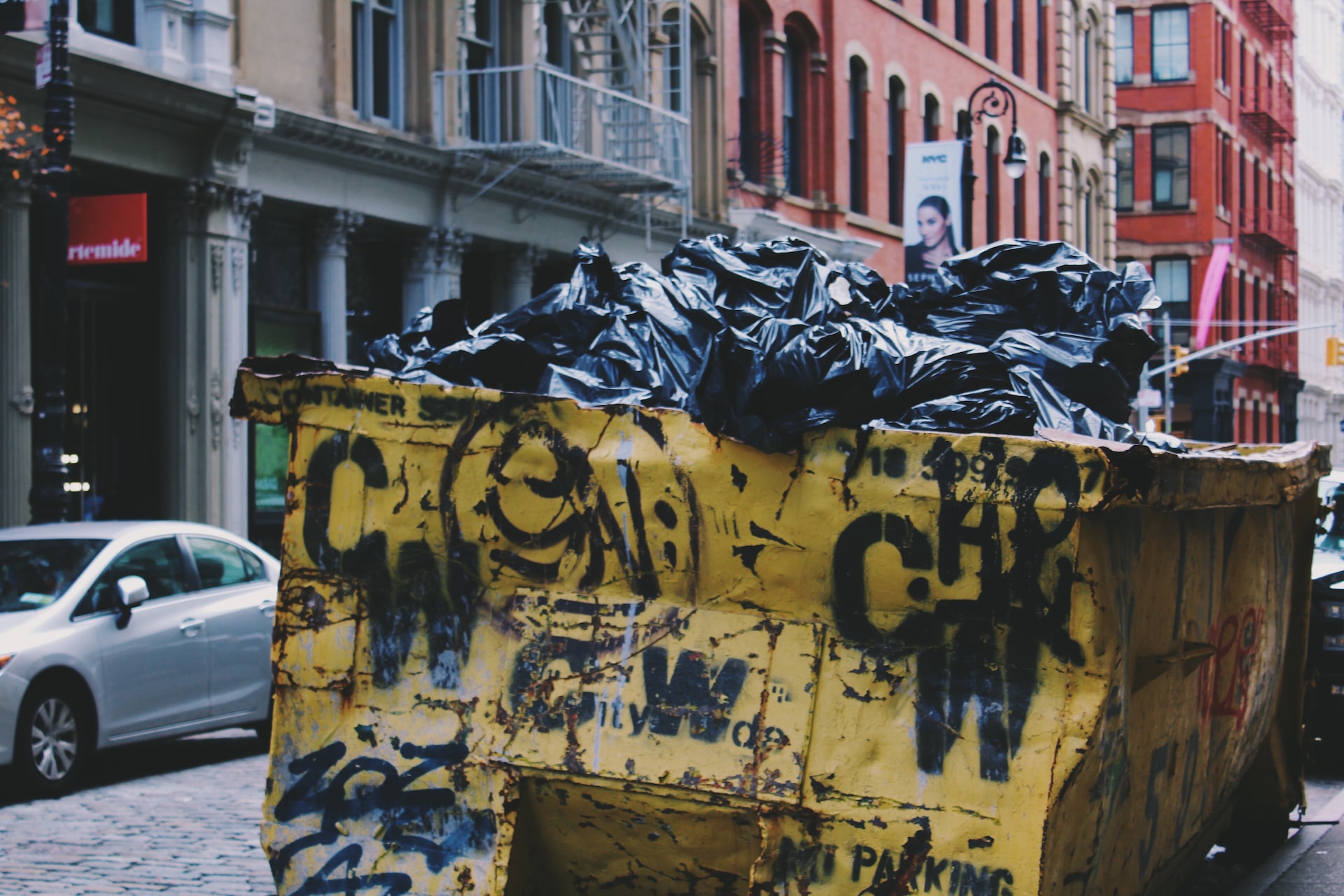 yellow skip bin