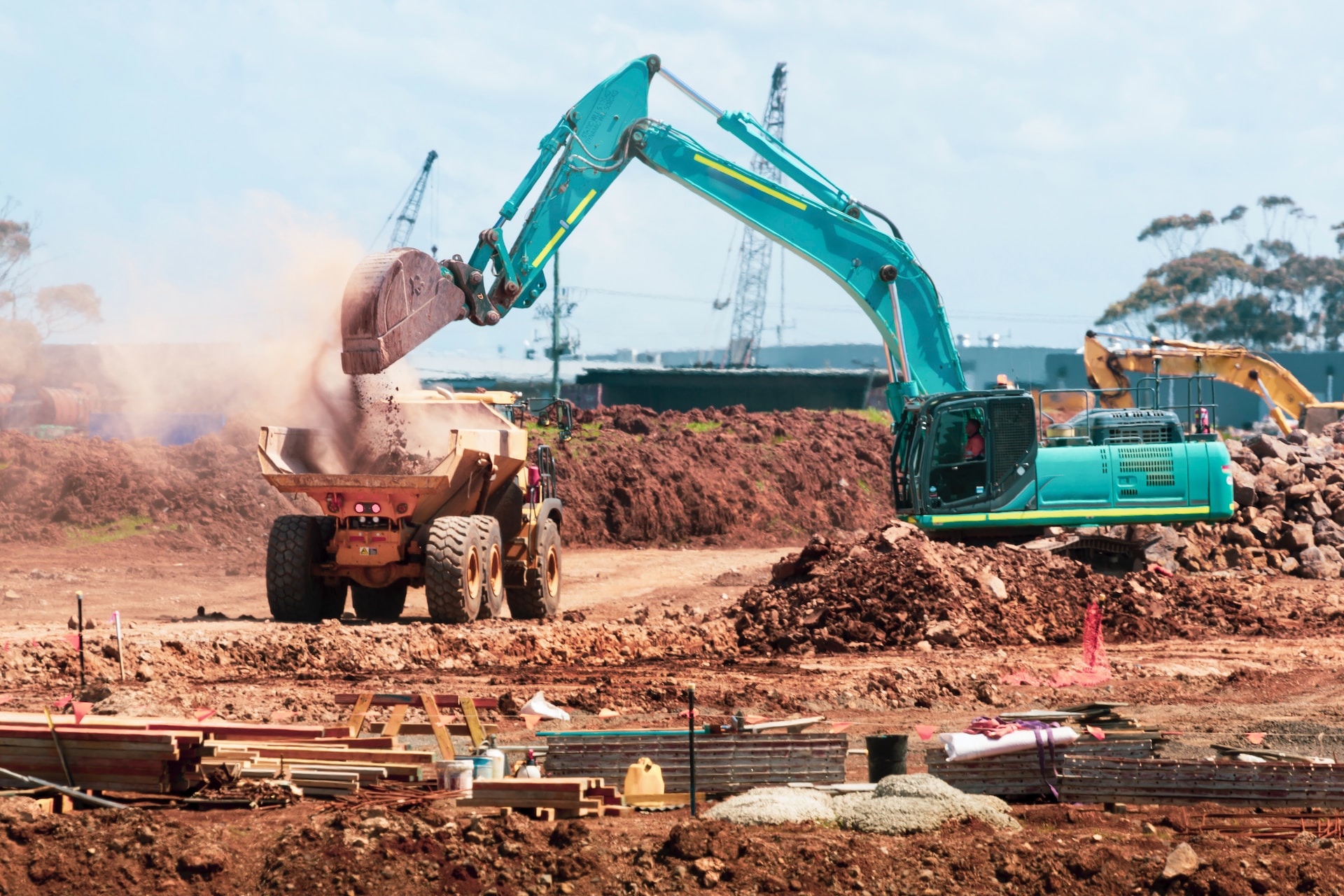 A Guide to Choosing the Right Skip Hire Service for Your Construction Project